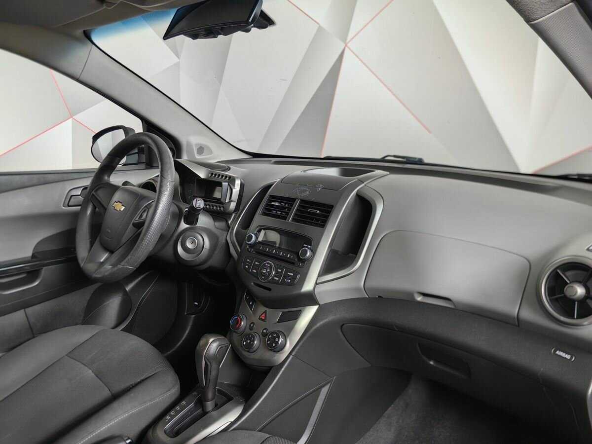 Купить Chevrolet Aveo с пробегом. Фото: #8