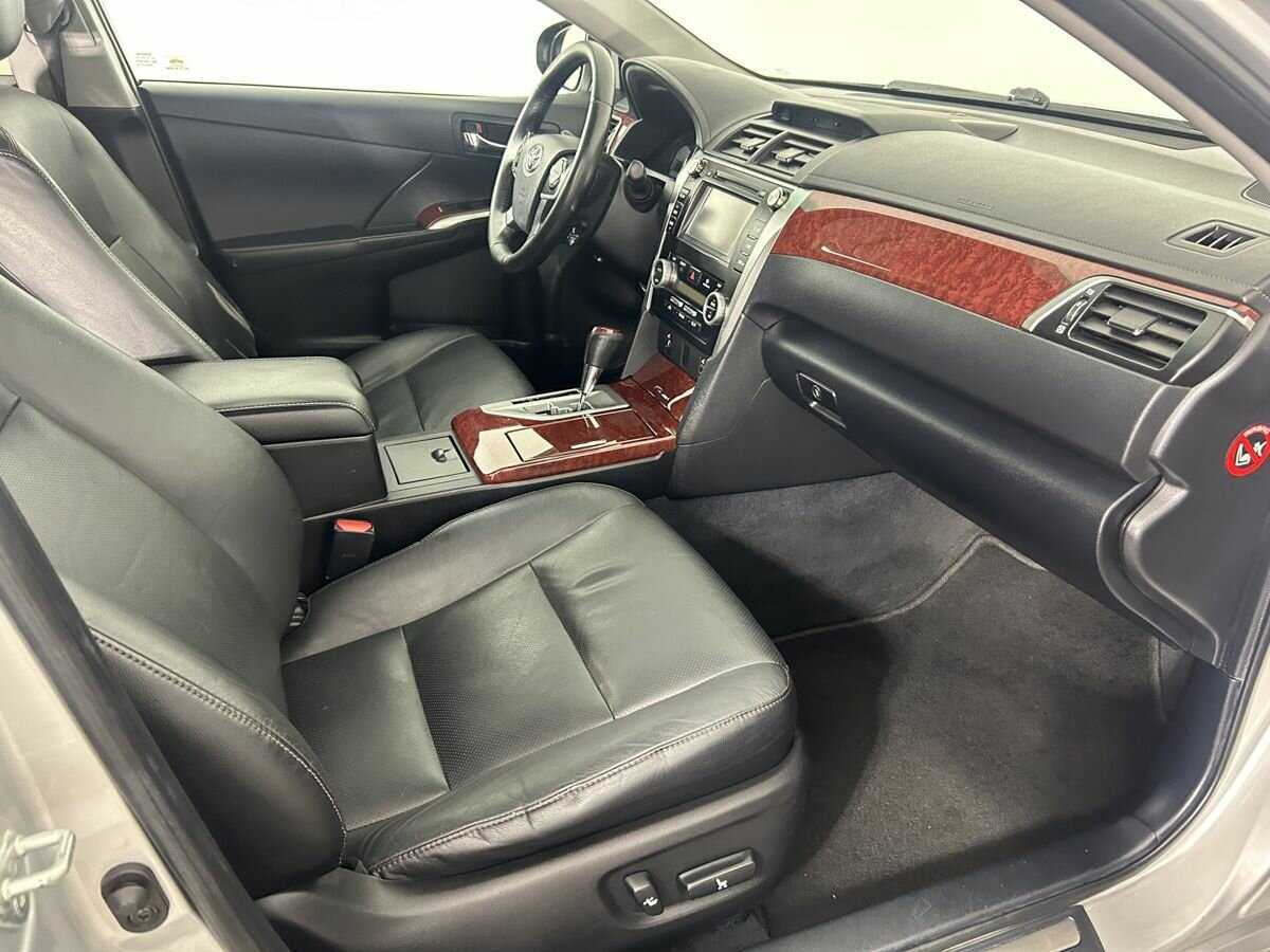 Купить Toyota Camry с пробегом. Фото: #13