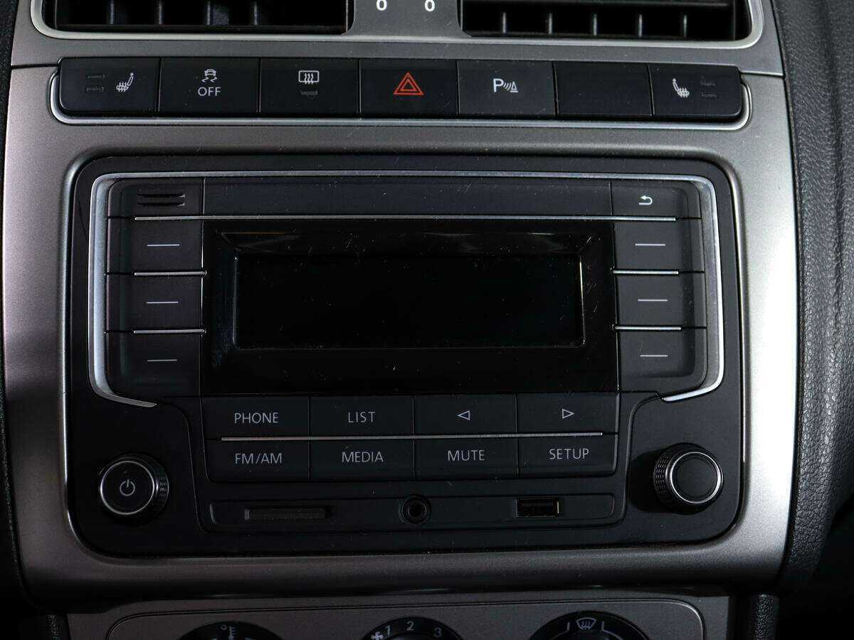 Купить Volkswagen Polo с пробегом. Фото: #17