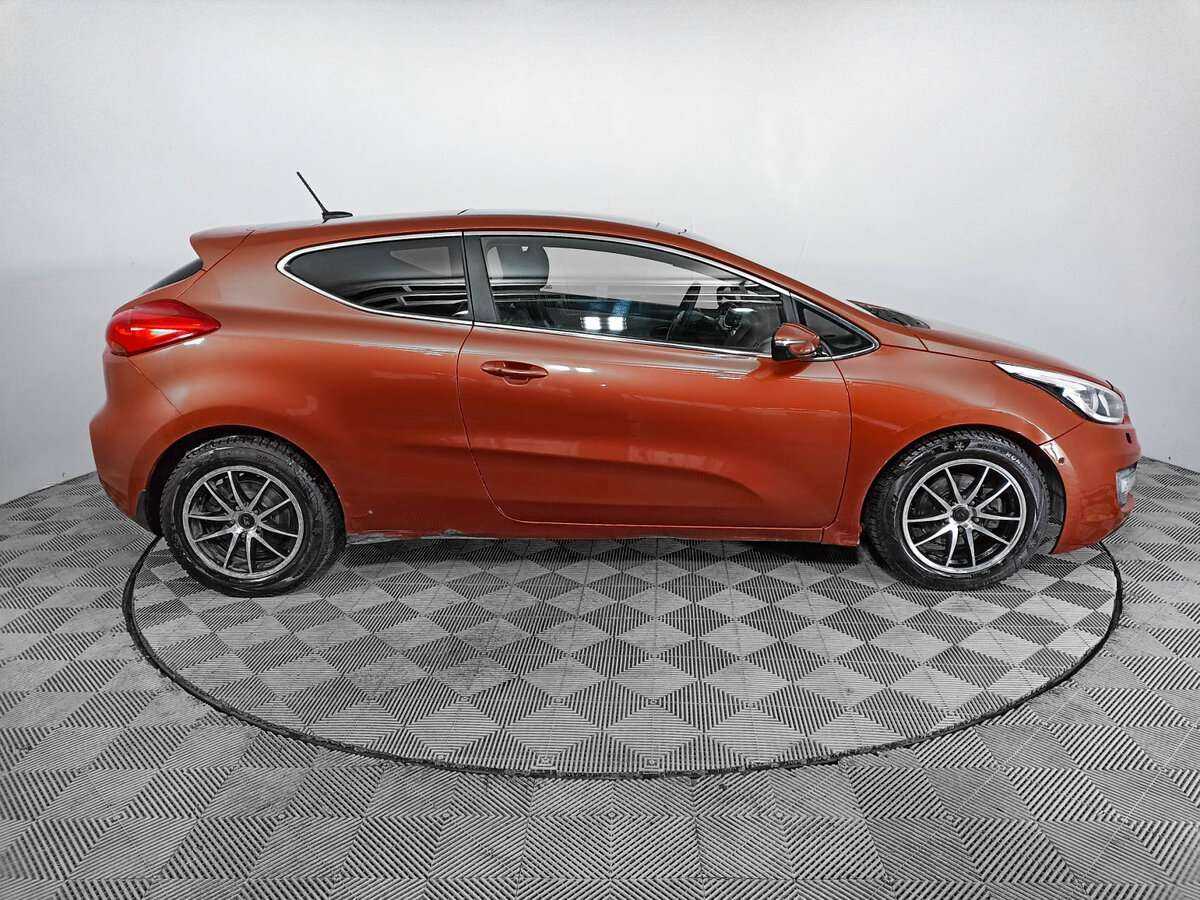 Купить Kia Ceed с пробегом. Фото: #3