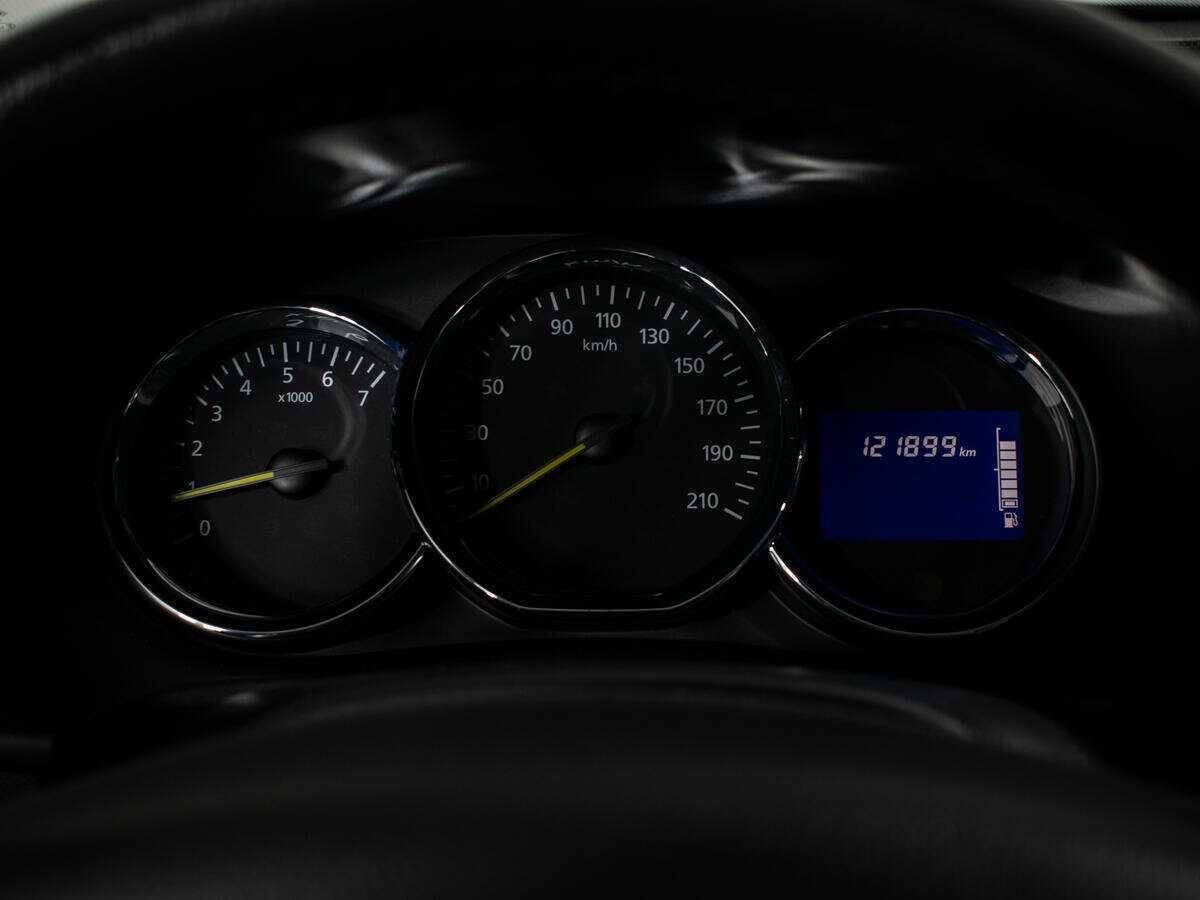 Купить Renault Sandero с пробегом. Фото: #11