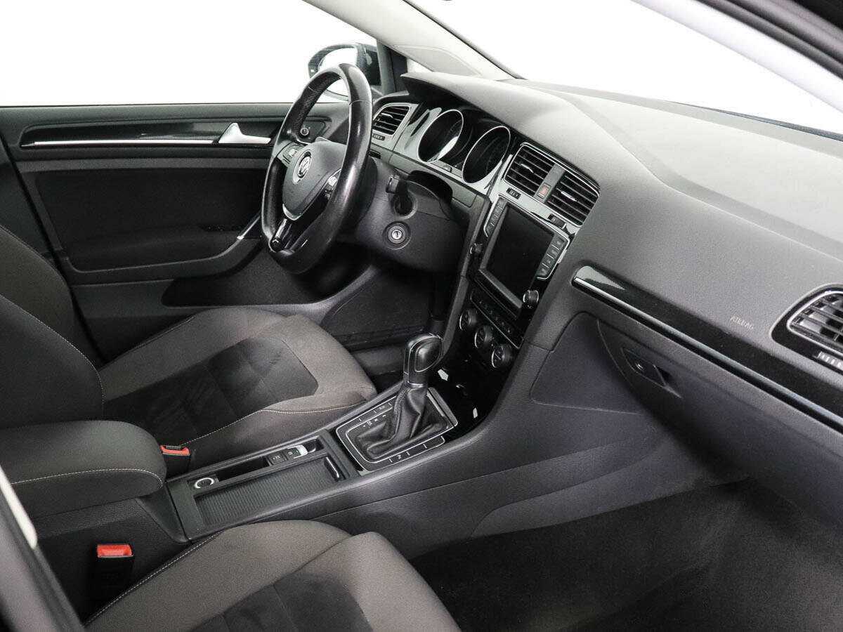Купить Volkswagen Golf с пробегом. Фото: #6
