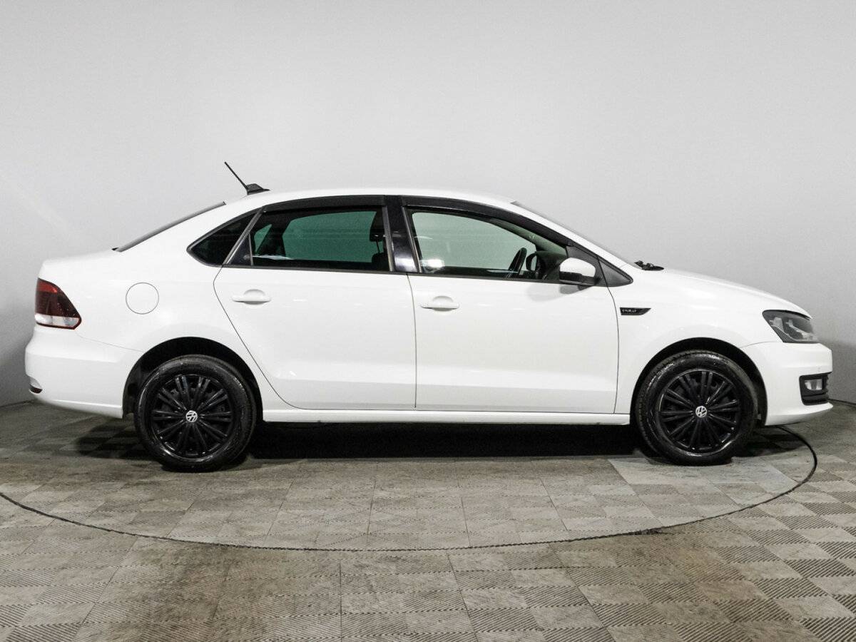 Купить Volkswagen Polo с пробегом. Фото: #3