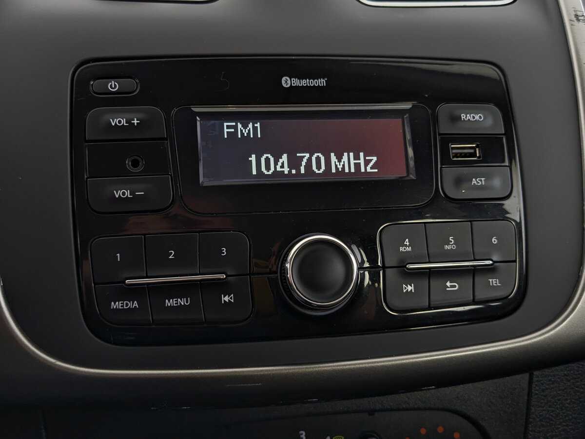 Купить Renault Sandero с пробегом. Фото: #18