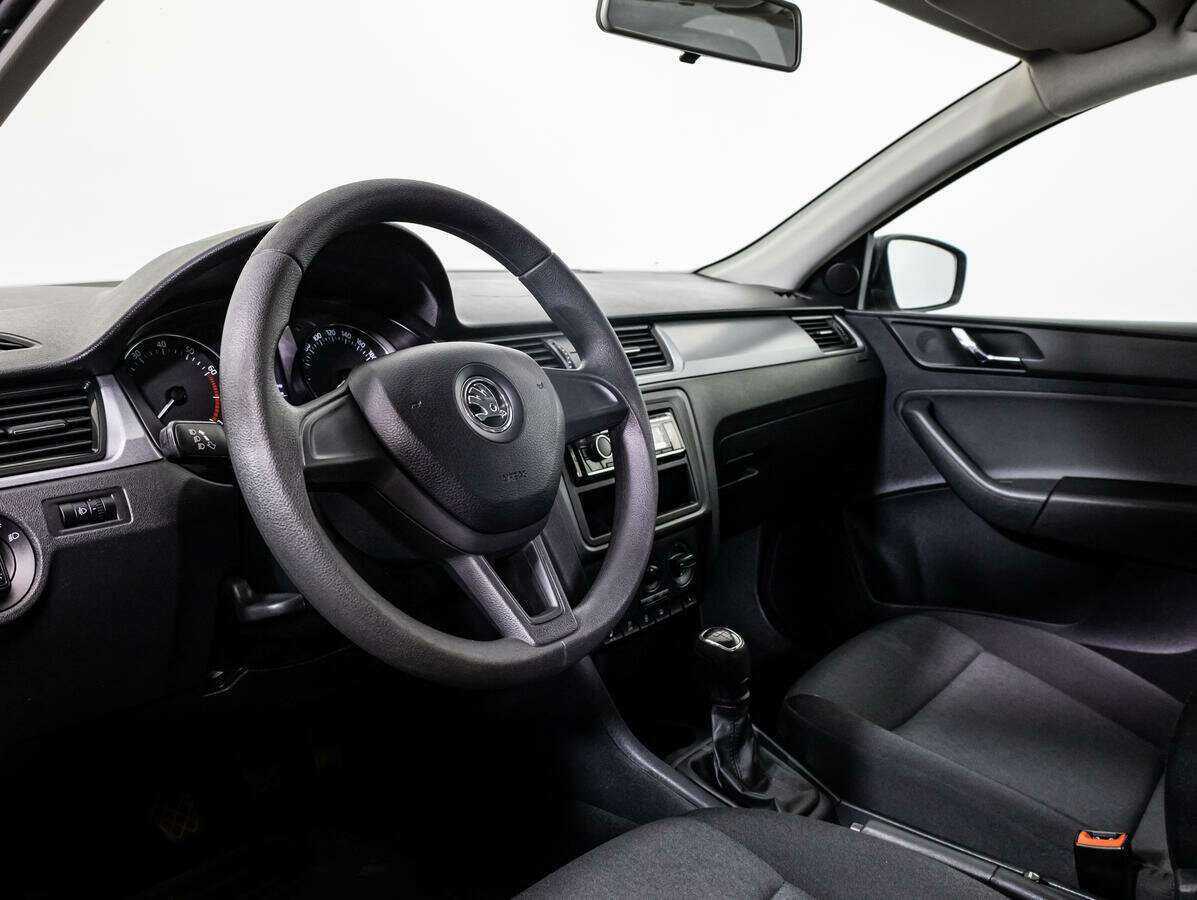 Купить Skoda Rapid с пробегом. Фото: #8