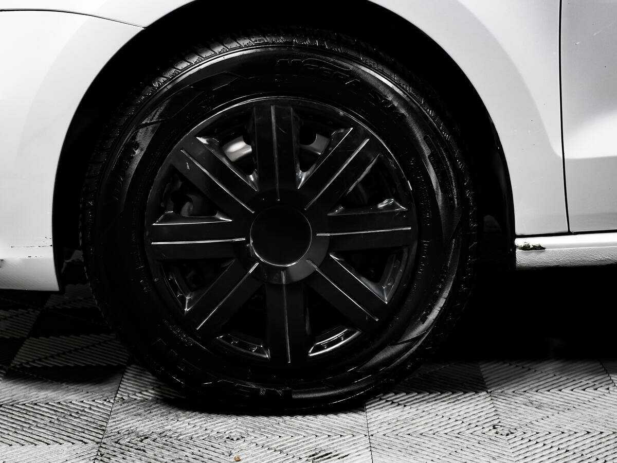 Купить Volkswagen Polo с пробегом. Фото: #13