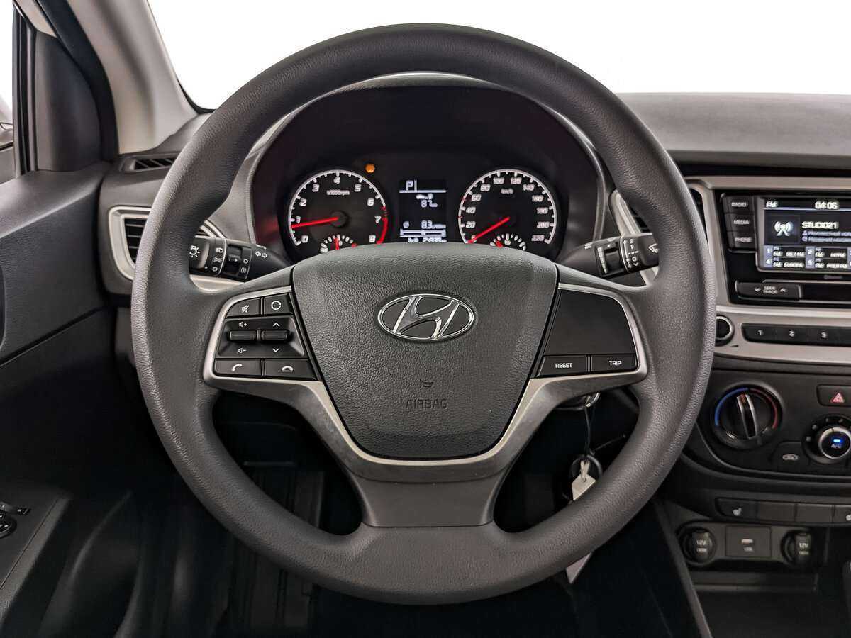 Купить Hyundai Solaris с пробегом. Фото: #17
