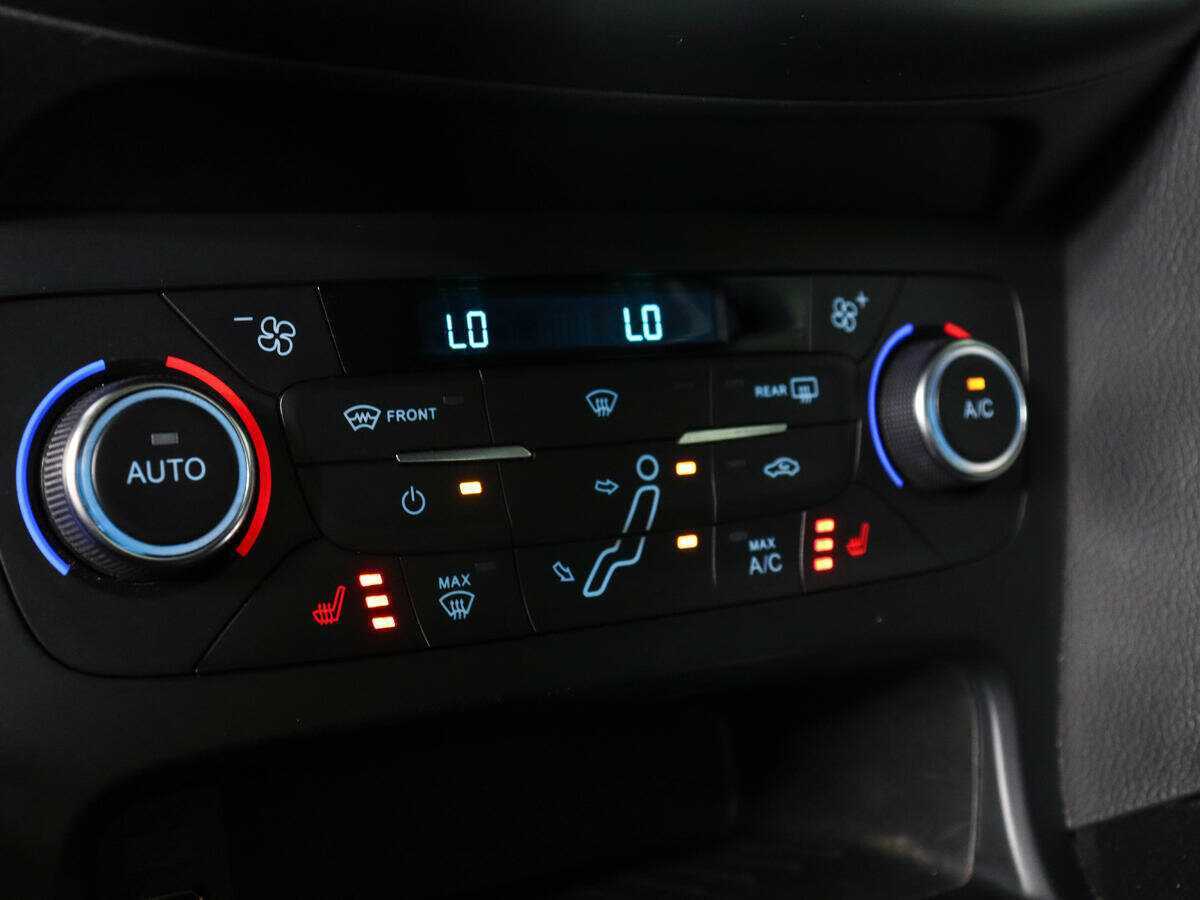 Купить Ford Focus с пробегом. Фото: #15