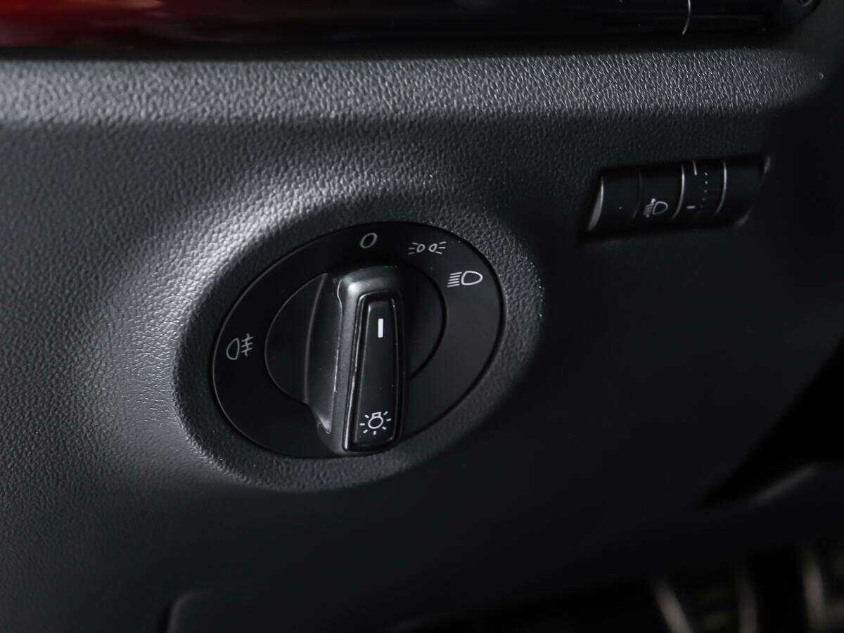 Купить Volkswagen Polo с пробегом. Фото: #17