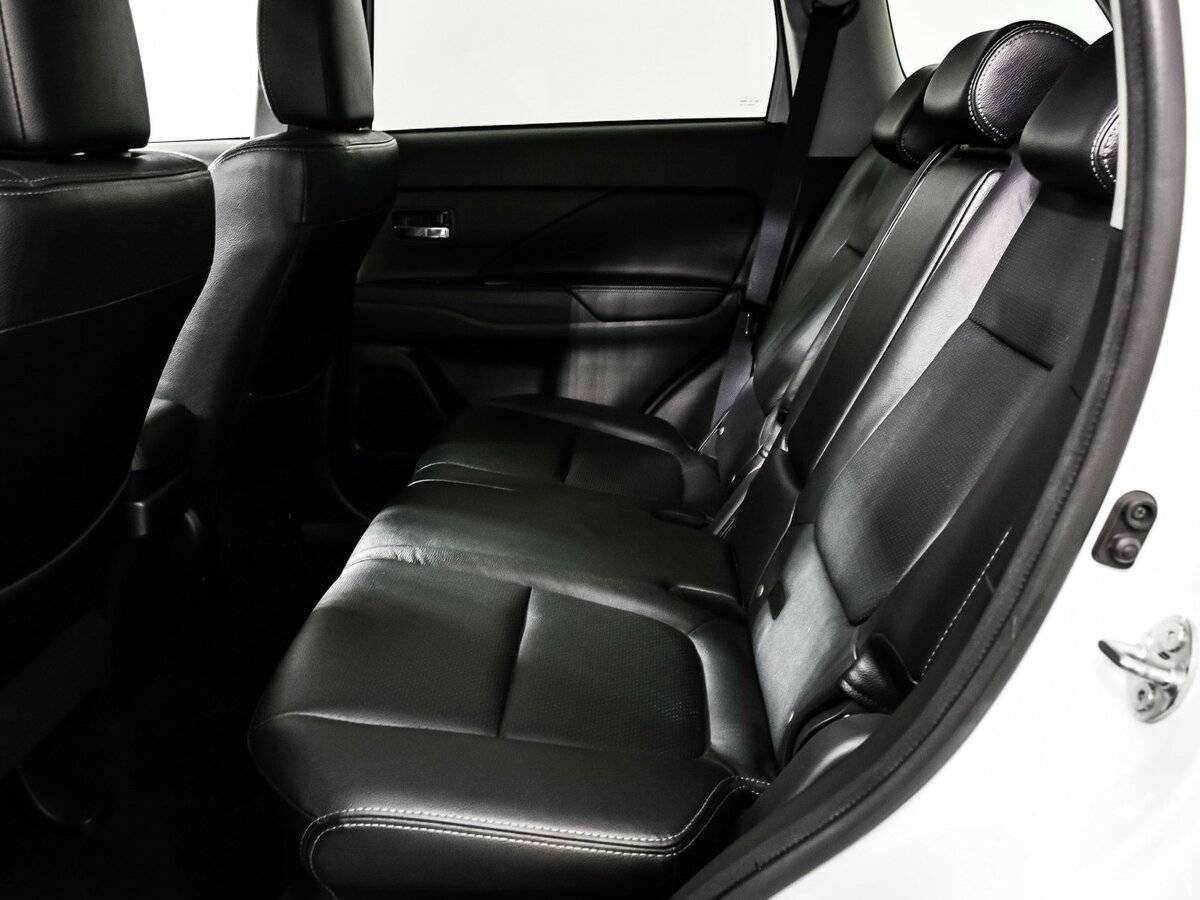Купить Mitsubishi Outlander с пробегом. Фото: #11