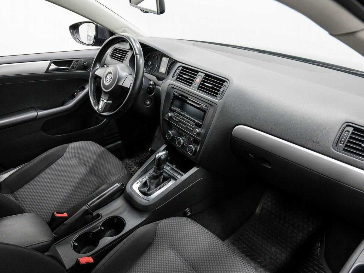 Купить Volkswagen Jetta с пробегом. Фото: #7