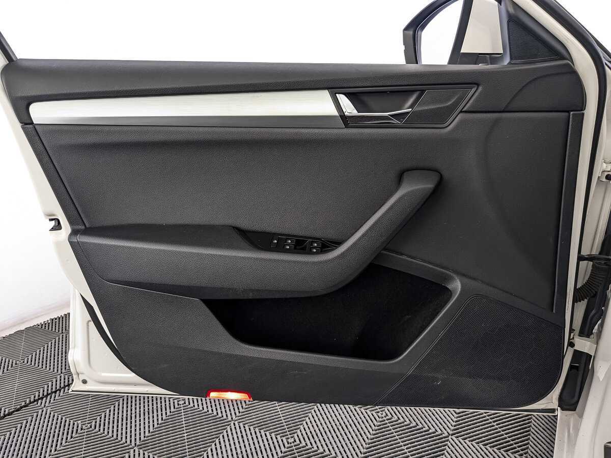 Купить Skoda Superb с пробегом. Фото: #13