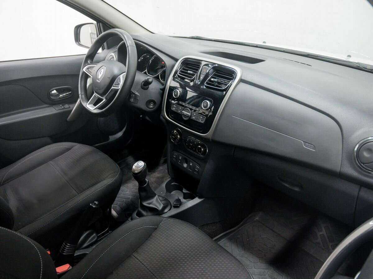 Купить Renault Logan с пробегом. Фото: #4