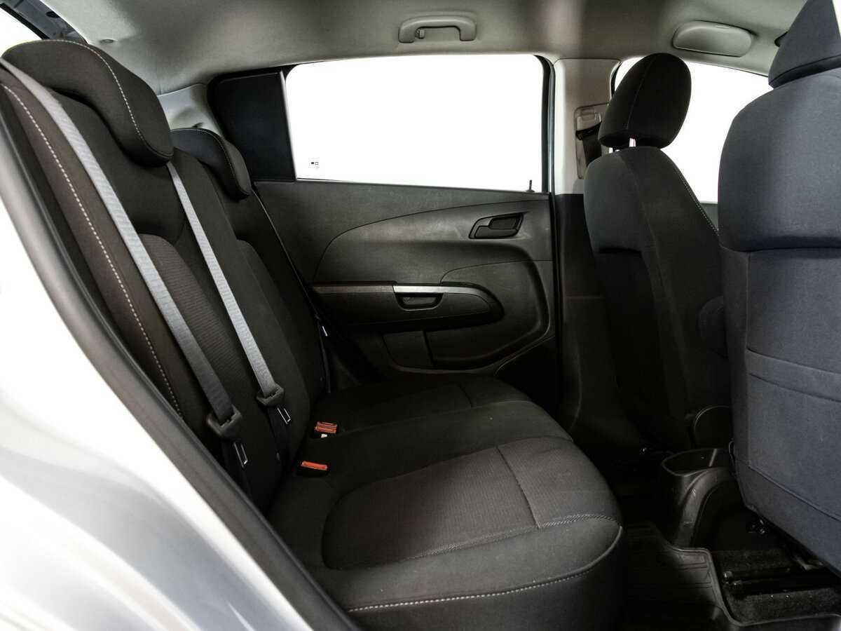 Купить Chevrolet Aveo с пробегом. Фото: #17