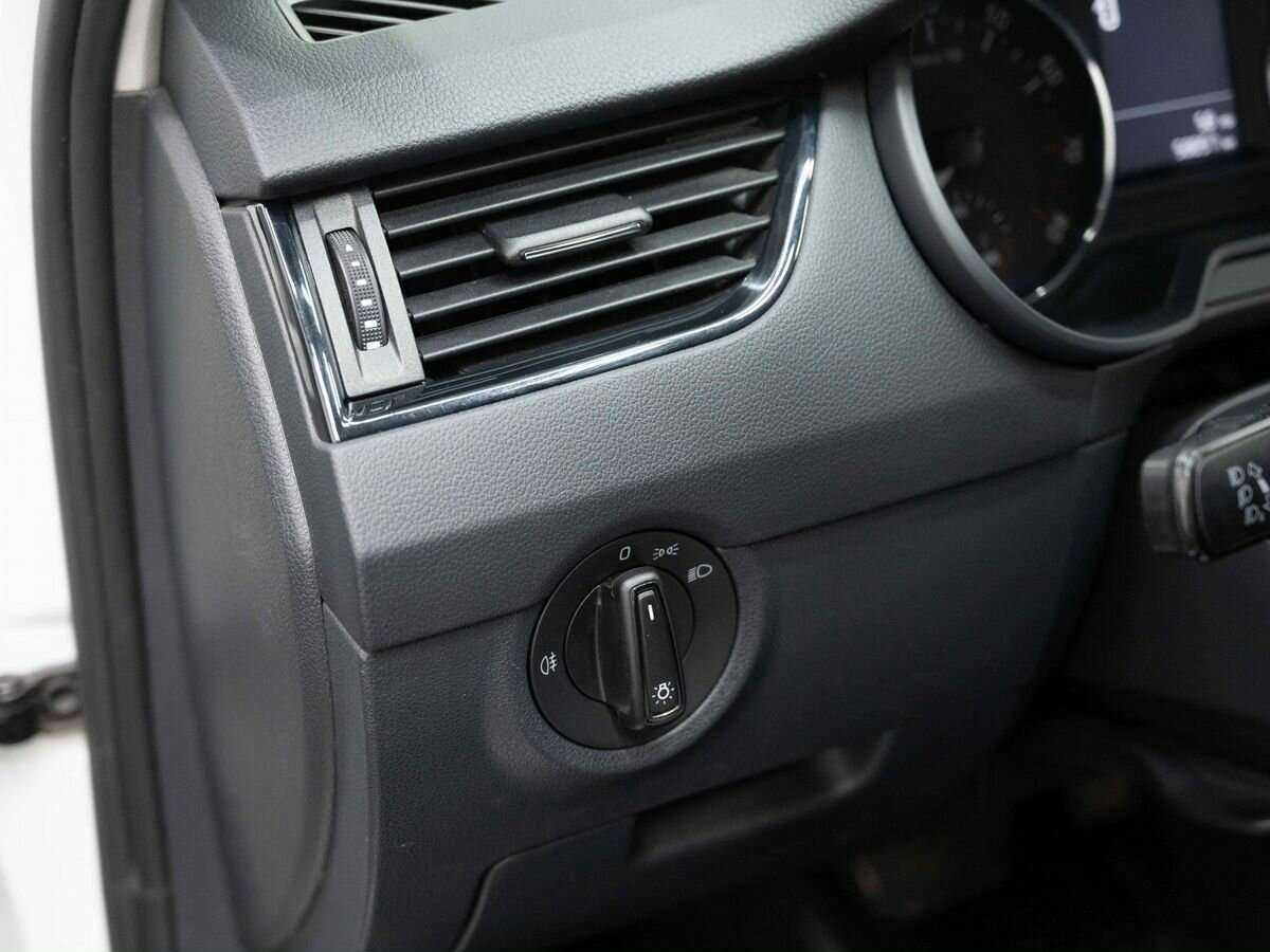 Купить Skoda Octavia с пробегом. Фото: #17