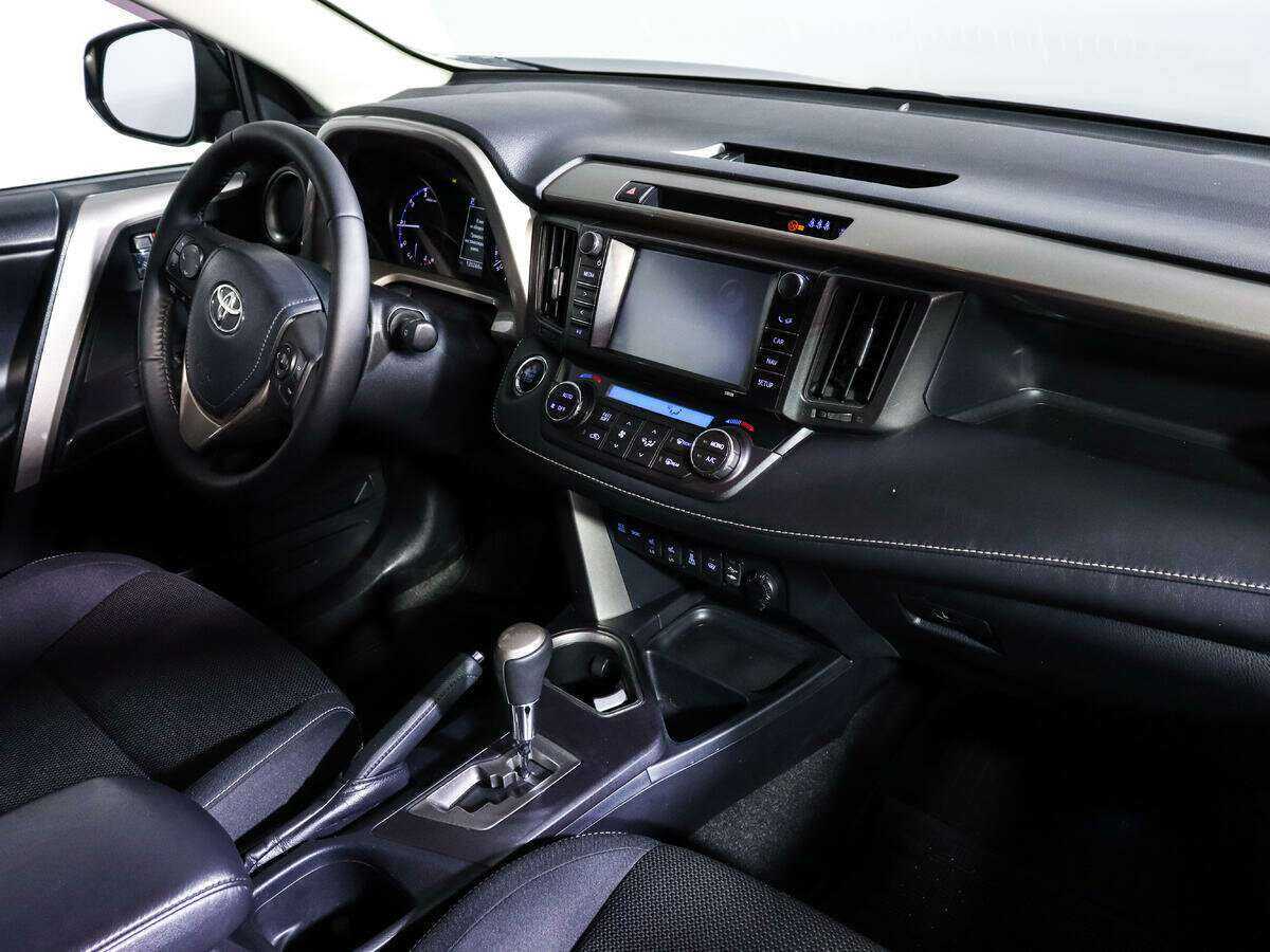 Купить Toyota RAV4 с пробегом. Фото: #6