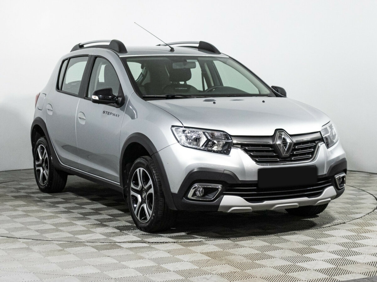 Купить Renault Sandero с пробегом. Фото: #2