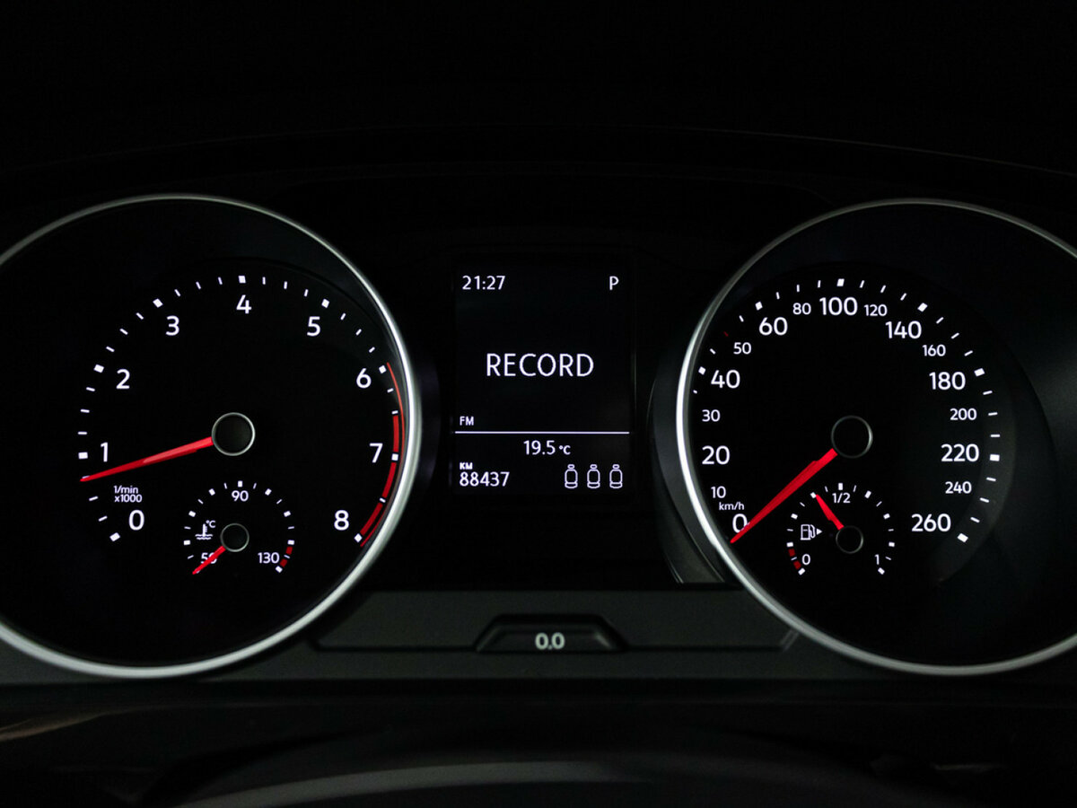 Купить Volkswagen Tiguan с пробегом. Фото: #11