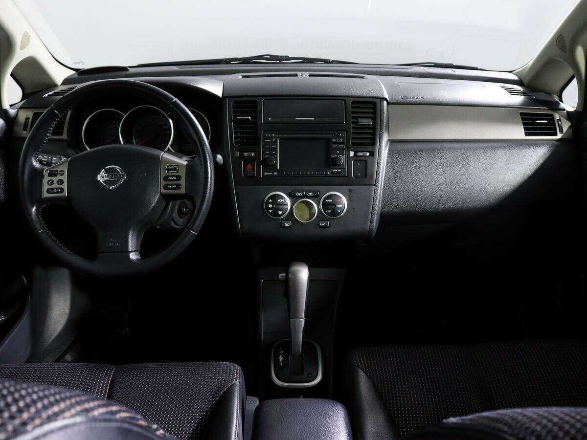 Купить Nissan Tiida с пробегом. Фото: #11