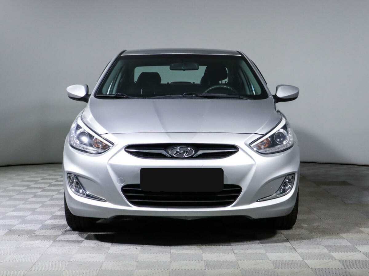Купить Hyundai Solaris с пробегом. Фото: #1