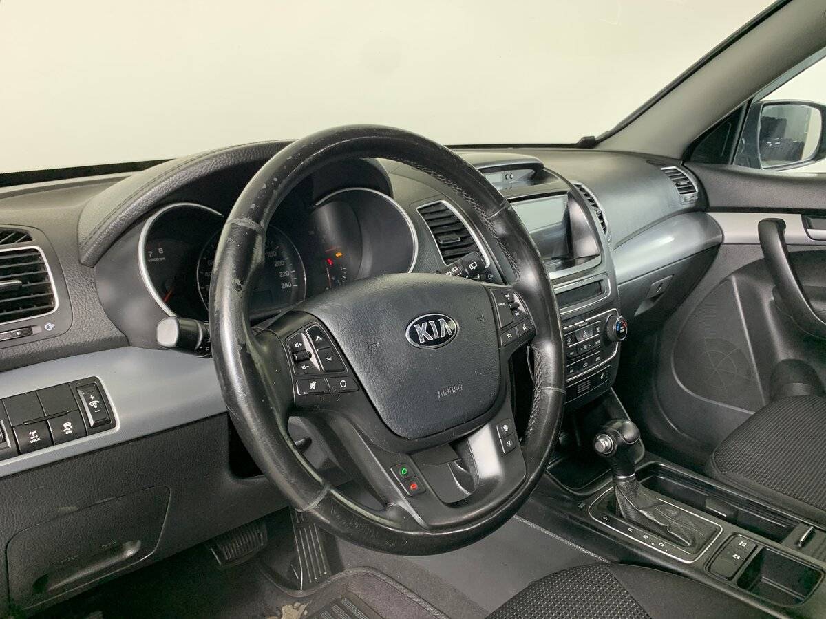 Купить Kia Sorento с пробегом. Фото: #10