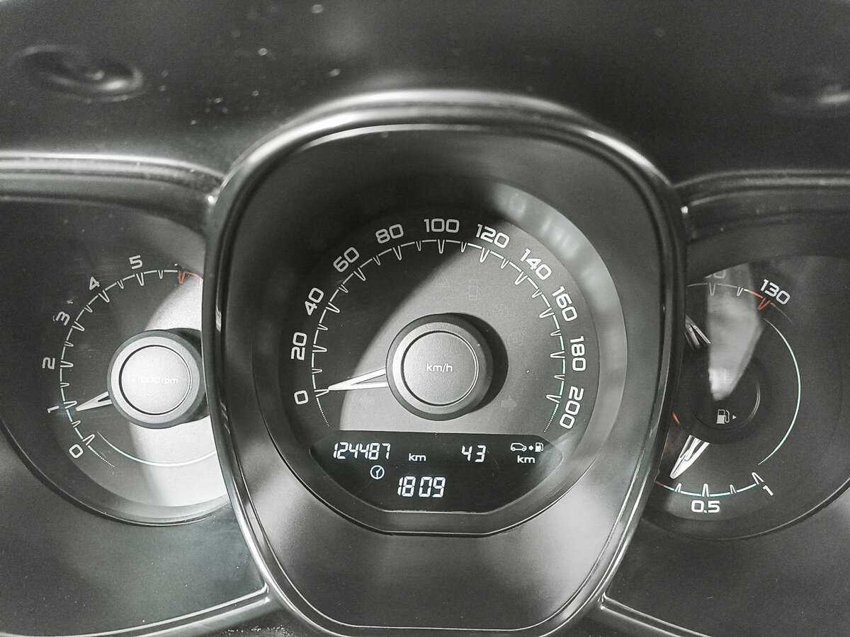 Купить Lada (ВАЗ) Vesta с пробегом. Фото: #10