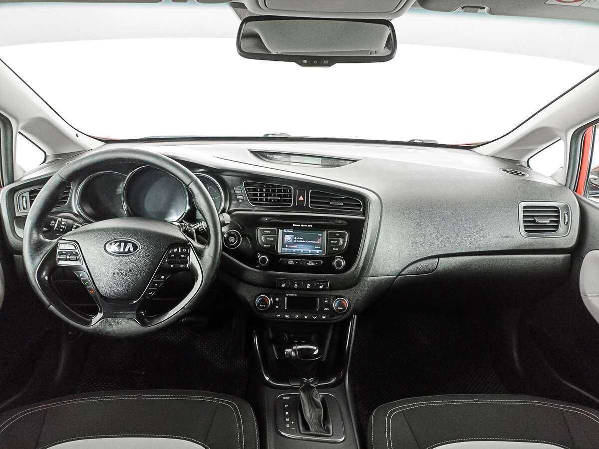 Купить Kia Ceed с пробегом. Фото: #11