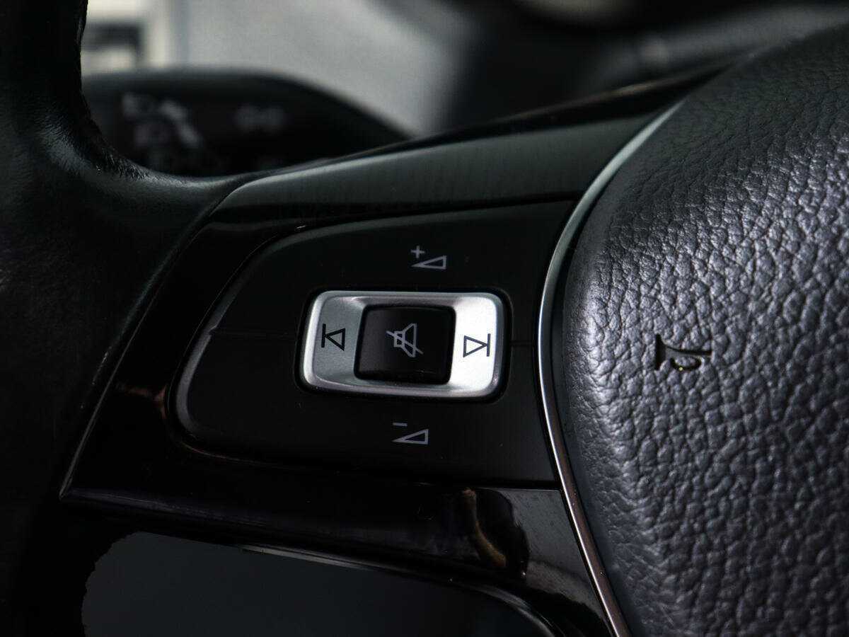 Купить Volkswagen Polo с пробегом. Фото: #17