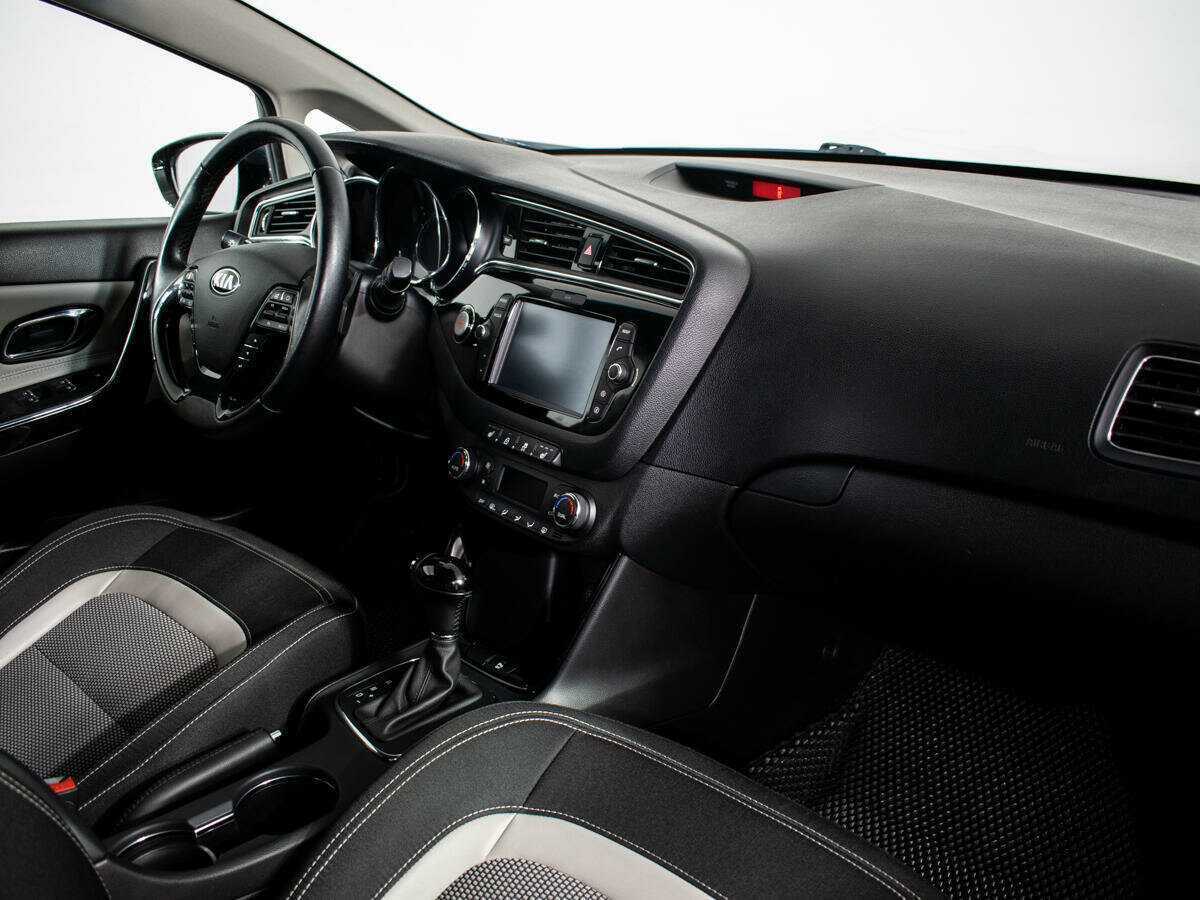 Купить Kia Ceed с пробегом. Фото: #8