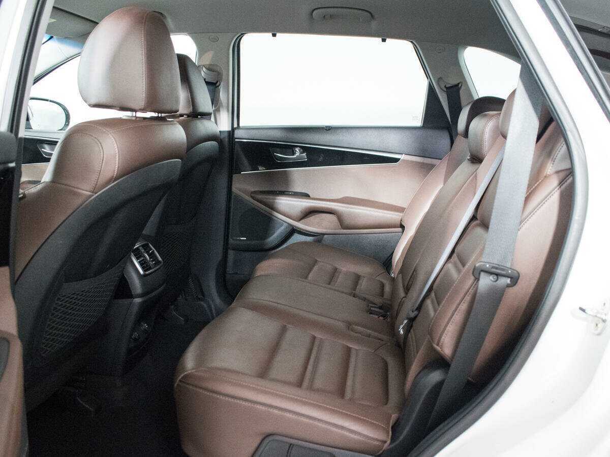 Купить Kia Sorento с пробегом. Фото: #9