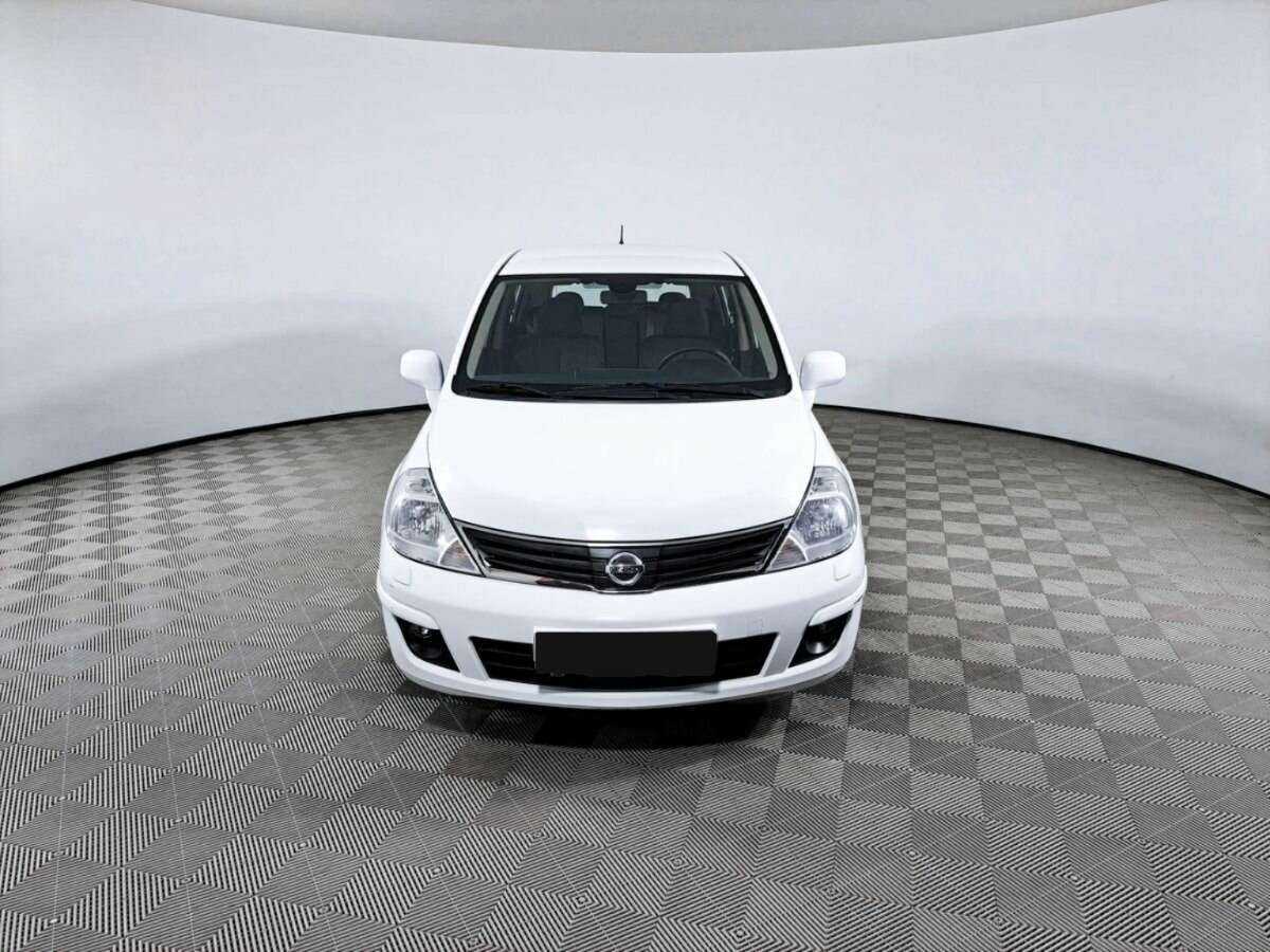 Купить Nissan Tiida с пробегом. Фото: #1