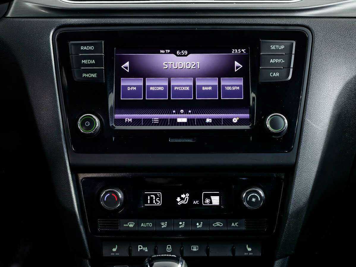 Купить Skoda Rapid с пробегом. Фото: #18