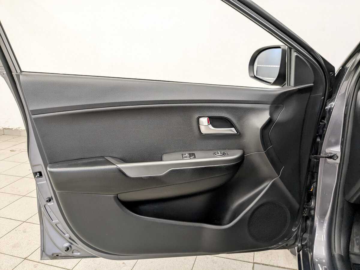 Купить Kia Rio с пробегом. Фото: #16