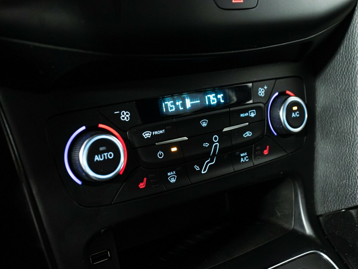 Купить Ford Focus с пробегом. Фото: #14