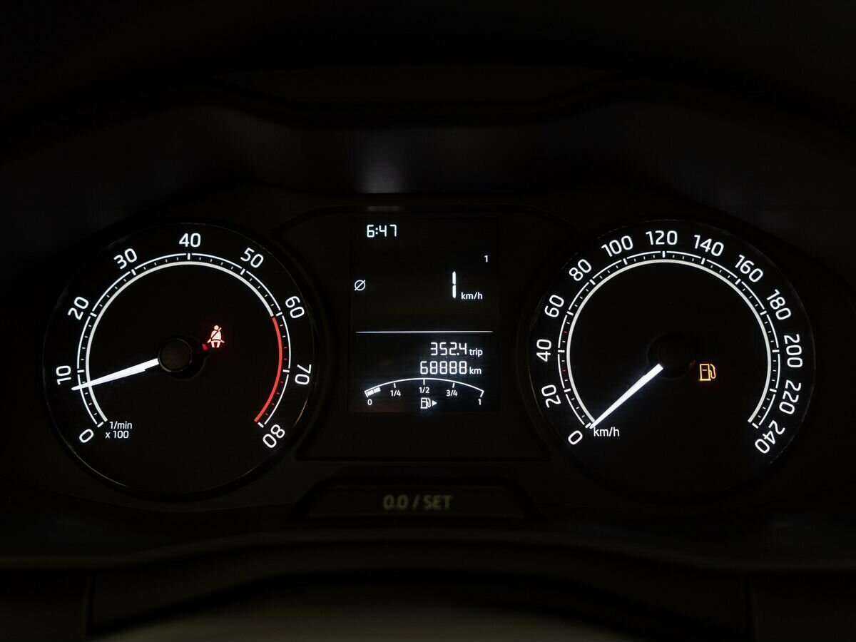 Купить Skoda Rapid с пробегом. Фото: #12