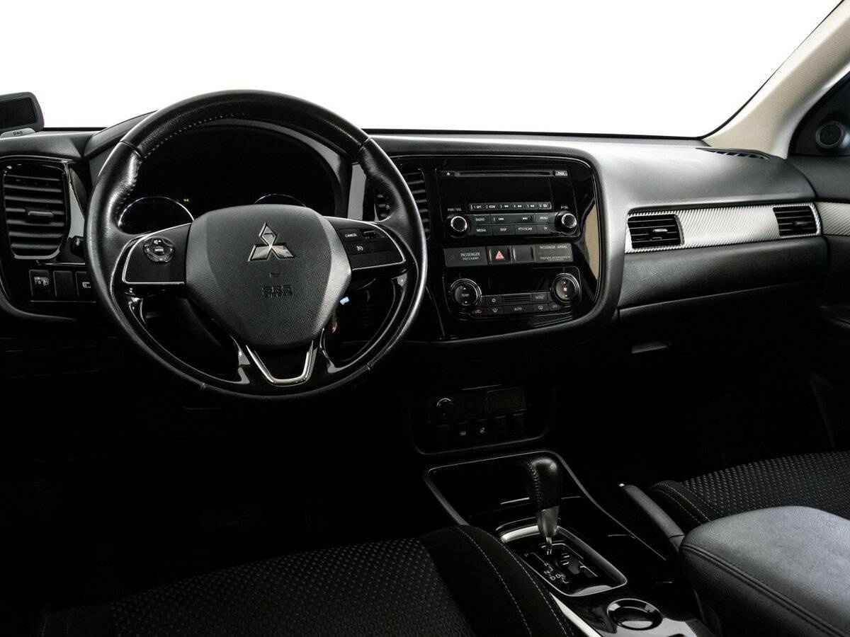 Купить Mitsubishi Outlander с пробегом. Фото: #10