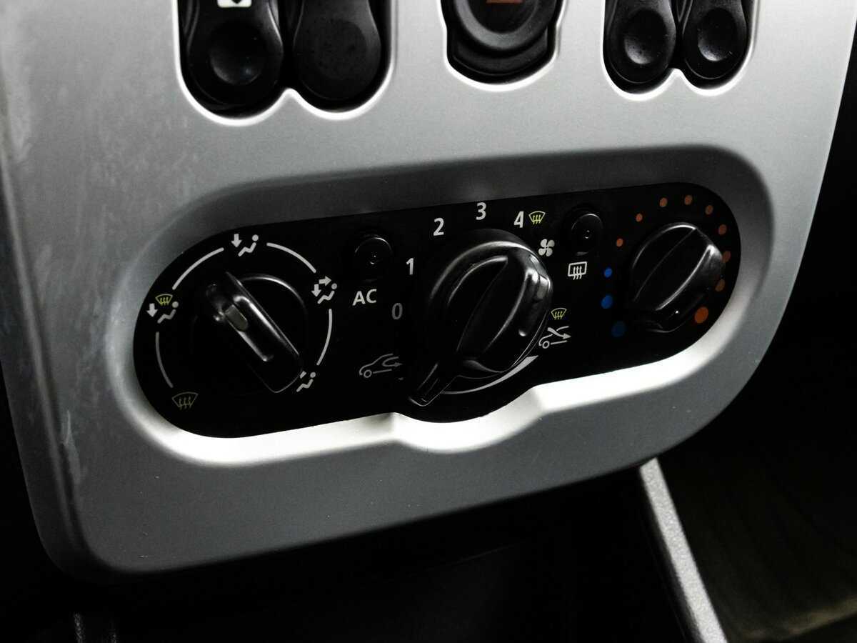 Купить Renault Sandero с пробегом. Фото: #12