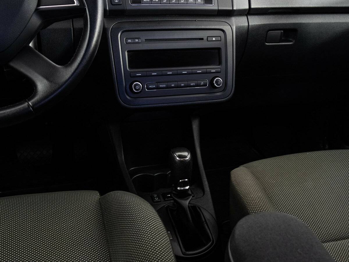 Купить Skoda Fabia с пробегом. Фото: #12