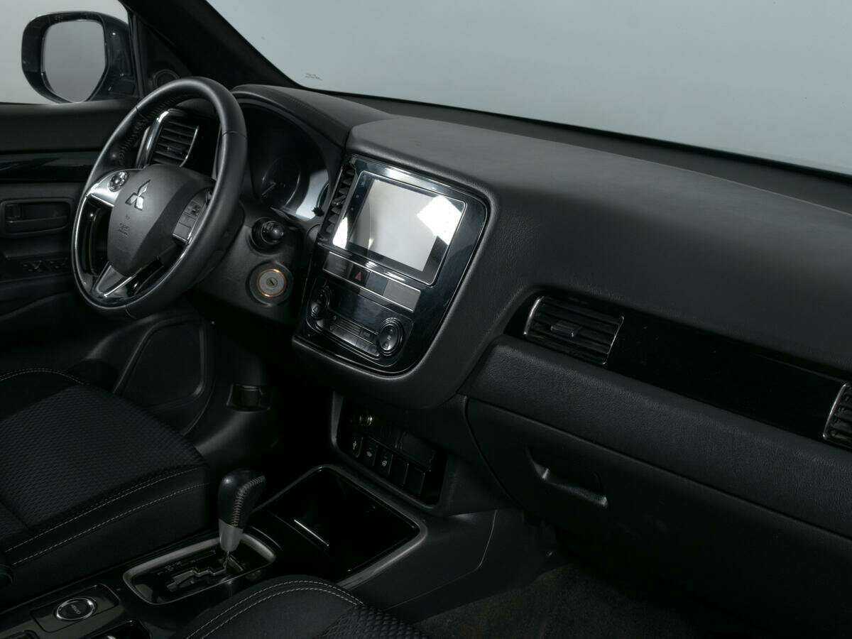 Купить Mitsubishi Outlander с пробегом. Фото: #5