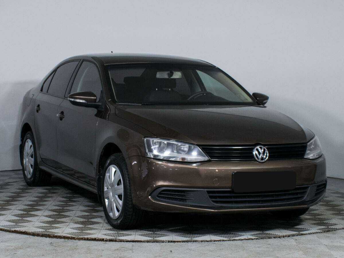 Купить Volkswagen Jetta с пробегом. Фото: #2