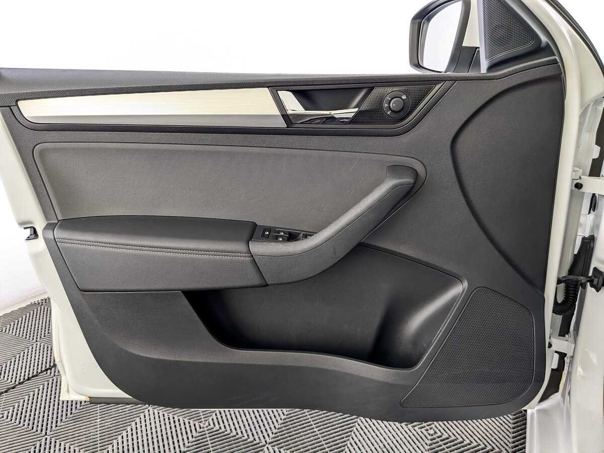 Купить Skoda Rapid с пробегом. Фото: #14