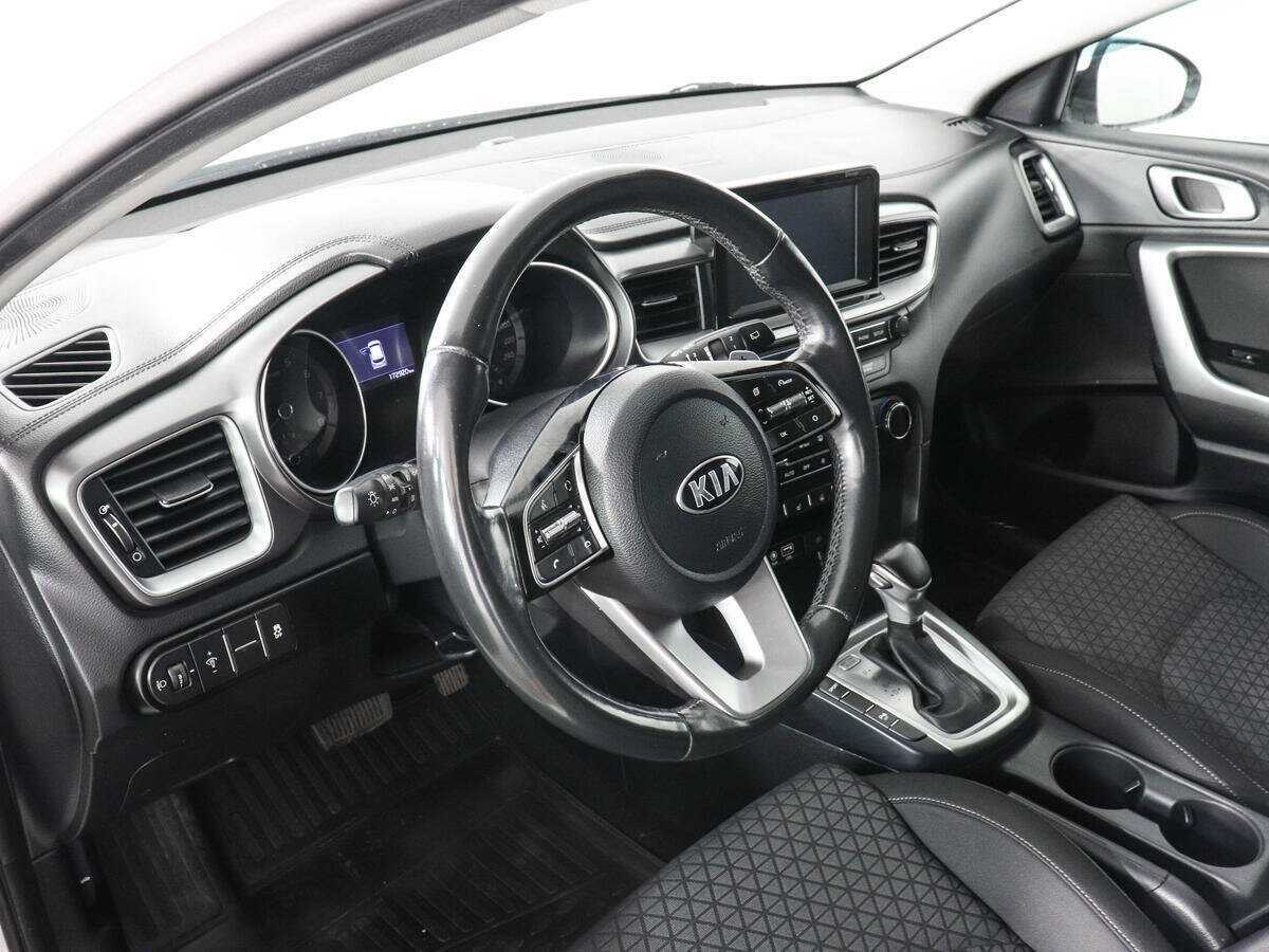 Купить Kia Ceed с пробегом. Фото: #7