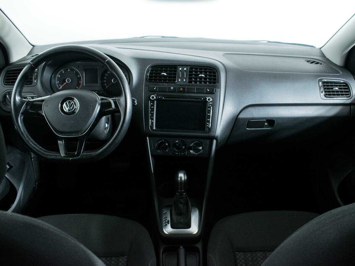 Купить Volkswagen Polo с пробегом. Фото: #11