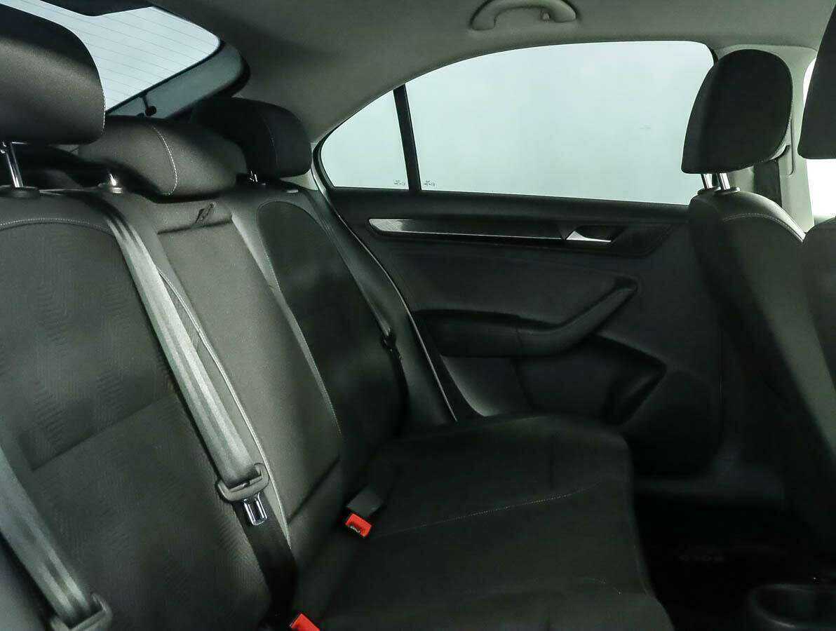 Купить Volkswagen Polo с пробегом. Фото: #8