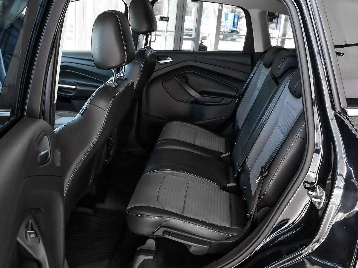 Купить Ford Kuga с пробегом. Фото: #10