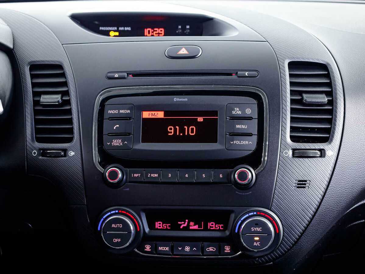 Купить Kia Cerato с пробегом. Фото: #13