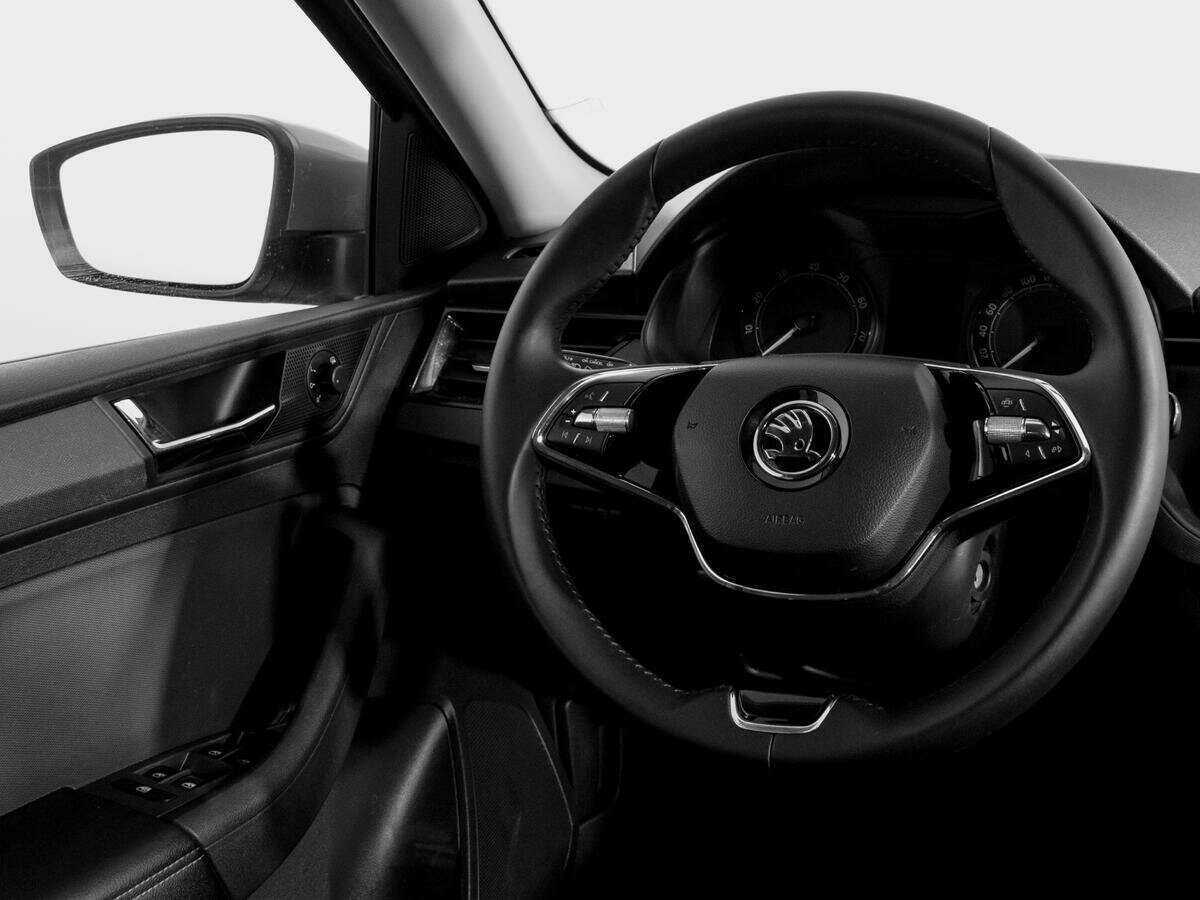 Купить Skoda Rapid с пробегом. Фото: #14