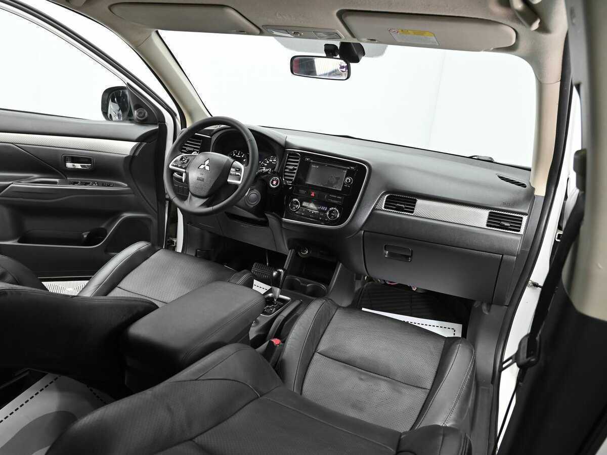 Купить Mitsubishi Outlander с пробегом. Фото: #8