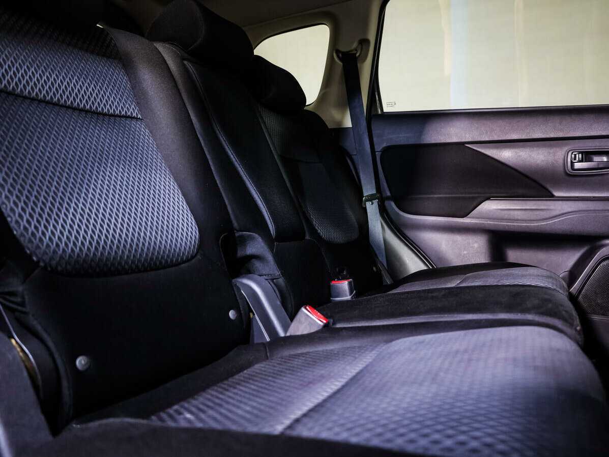 Купить Mitsubishi Outlander с пробегом. Фото: #10