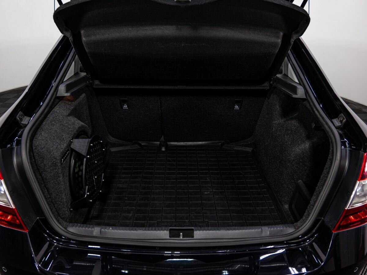 Купить Skoda Rapid с пробегом. Фото: #19